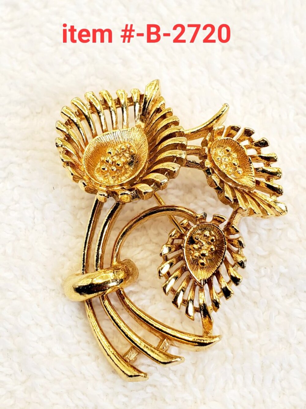 1 Vintage LISNER Brooch ,item # B-2720,. wt. 20 grams.